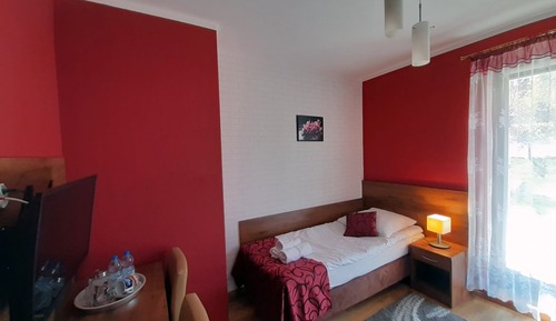 Twin Room (3)