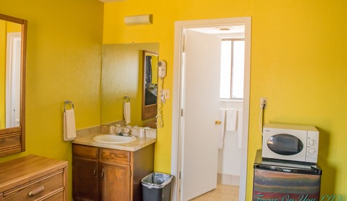 Economy Room, 1 Queen Bed