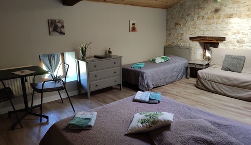 Triple Room (Lezay)