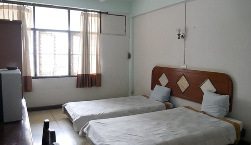 Twin Room with Fan 