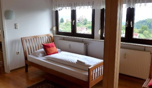 Basic Apartment, 2 Bedrooms, Kitchen, Mountainside