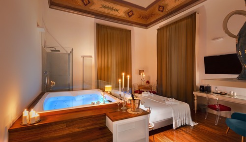 Luxury Suite, Jetted Tub