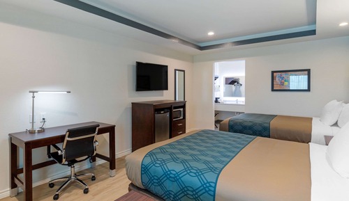 Standard Room, 2 Queen Beds, Non Smoking