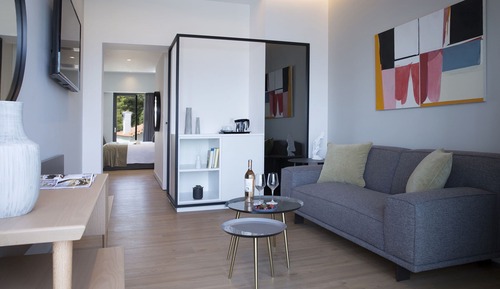 Suite, Sea View