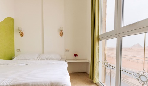 Panoramic Double Room (Double room with Pyramids view)