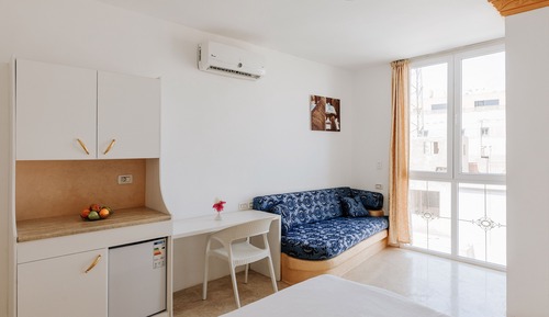 Panoramic Triple Room (2 + 1 room with Pyramids view)