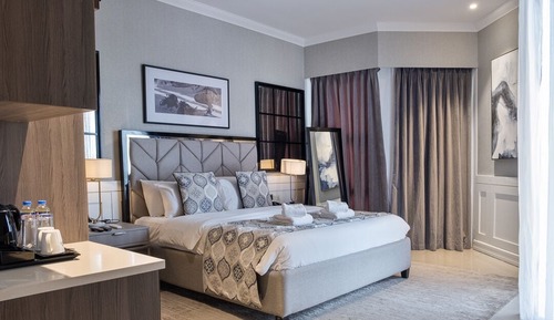 Premier Room, 1 King Bed, Balcony, City View