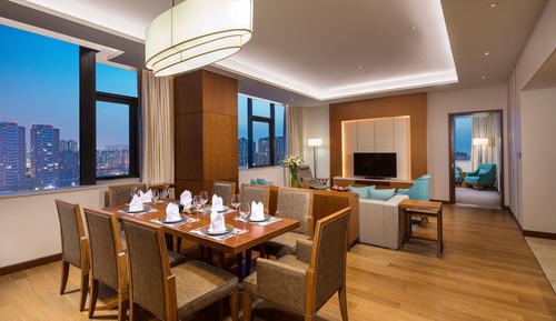 Suite, 1 Bedroom (Dining Area)