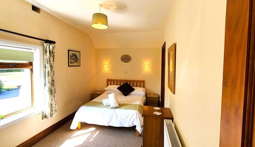 Family House, 2 Bedrooms, Pool Access