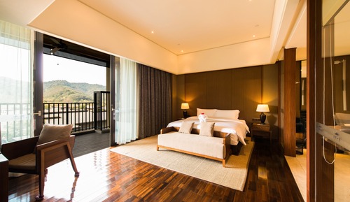 Superior Suite with Mountain View