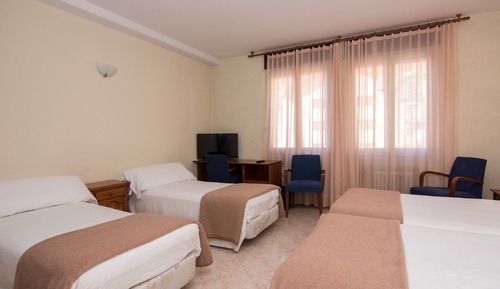 Quadruple Room (2+2)