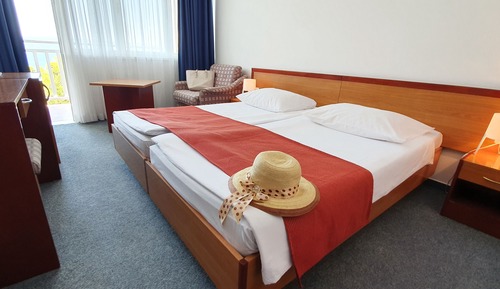 Superior Double Room, Balcony, Partial Sea View