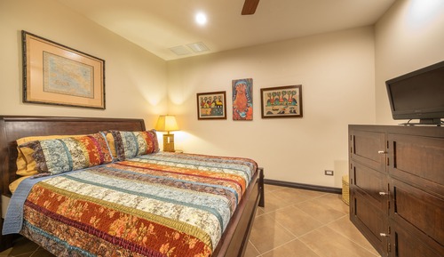 Luxury Condo, 3 Bedrooms, Kitchen