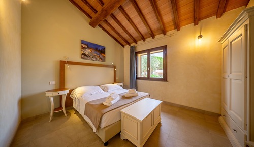 Cottage Club 1