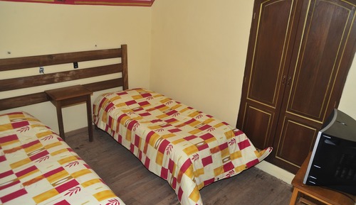 Double Room, 2 Twin Beds, Shared Bathroom