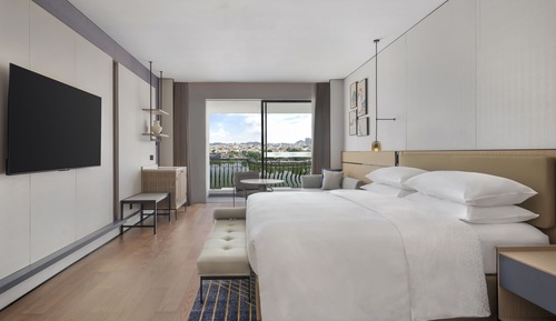 Room, 1 King Bed, Balcony, Lake View