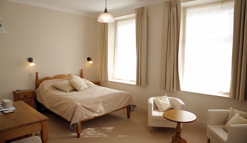 Suite, Ensuite (Ground floor )