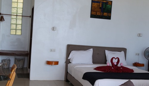 Luxury Bungalow, 1 King Bed, Balcony, Beach View