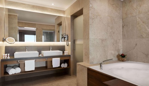 Suite, 1 King Bed, Non Smoking, Sea View
