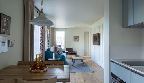 Deluxe One Bedroom Apartment