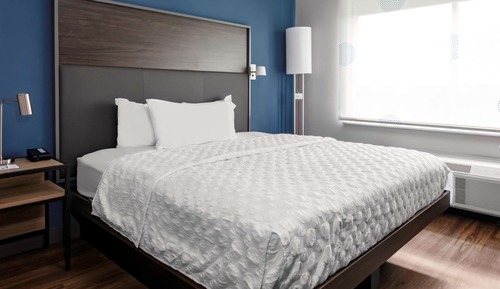 Room, 1 King Bed, Accessible, Bathtub