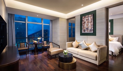 Deluxe Suite