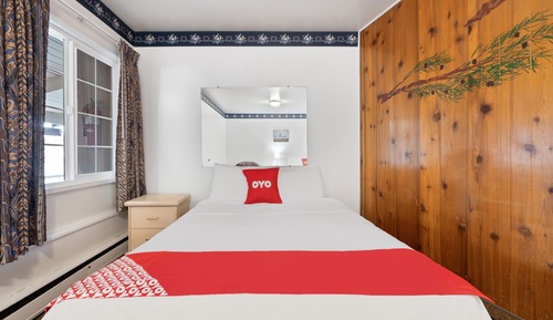 2 Queen Beds and 1 Single Bed