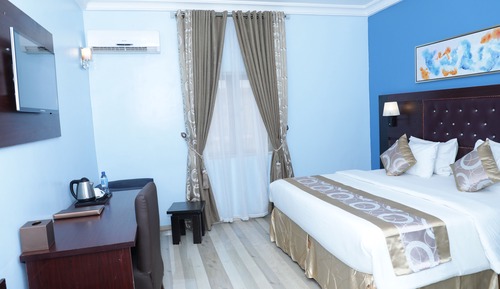 Comfort Room, 1 Bedroom, Non Smoking, City View