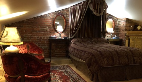 Romantic Room, Multiple Beds, Non Smoking, Courtyard View
