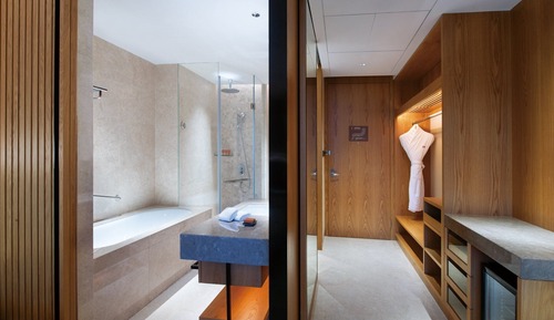 Standard Room, 1 King Bed