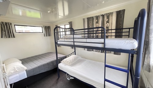 Cabin with shared kitchenette sleeps 4