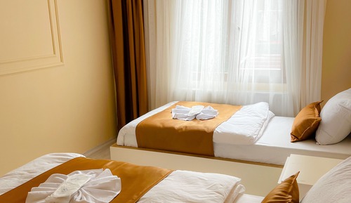 Family Apartment, 2 Bedrooms, River View, Mountainside