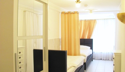 Double Room, Private Bathroom, City View (5)
