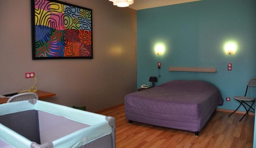 Family Room, Roll-in Shower, Garden Area