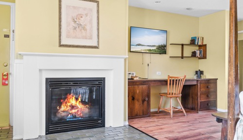 Room, 2 Double Beds (Courtyard, Pet Friendly)