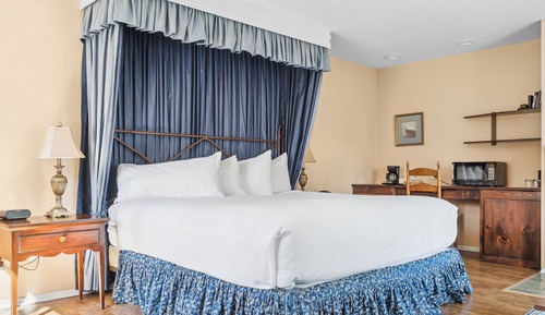 Room, 1 King Bed (Courtyard)