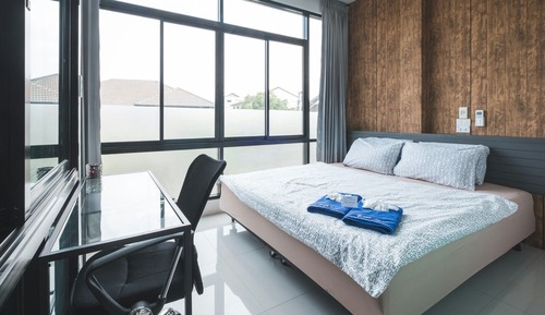 Superior Townhome, 1 King Bed