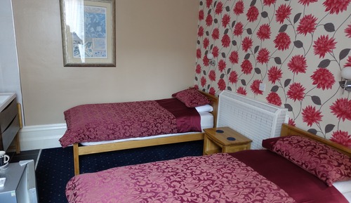Standard Twin Room, Shared Bathroom