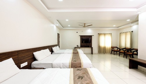 Comfort Triple Room, City View