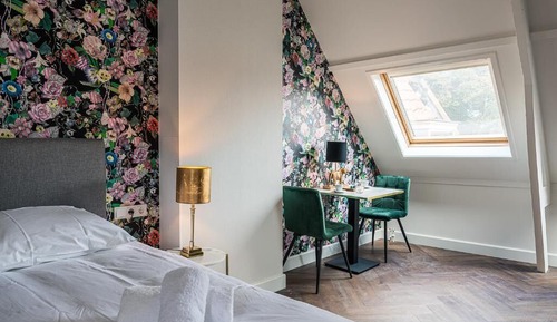 Deluxe Studio, Lake View