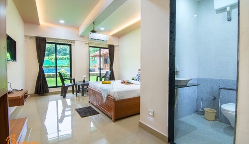 Luxury Double or Twin Room, Pool View