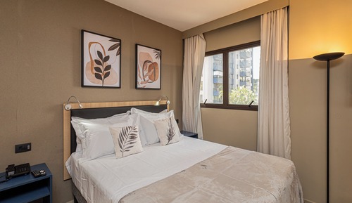 Premium Studio, City View