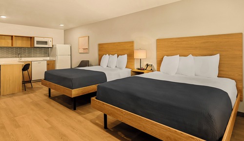 Suite, 2 Queen Beds, Non Smoking