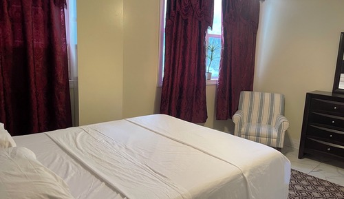 Deluxe Suite, Pool View, Corner