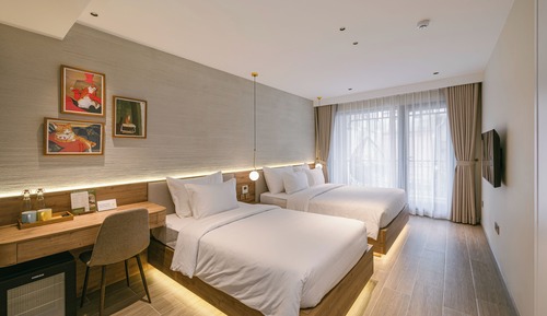 Family Triple Room, City View