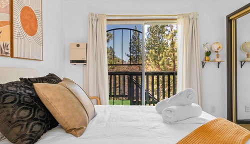 Luxury Cabin, 2 Bedrooms, Mountain View