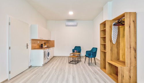 Classic Studio, City View