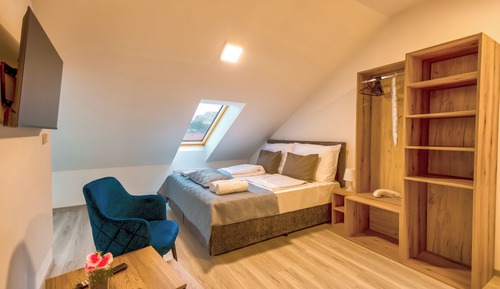 City Studio, 1 King Bed