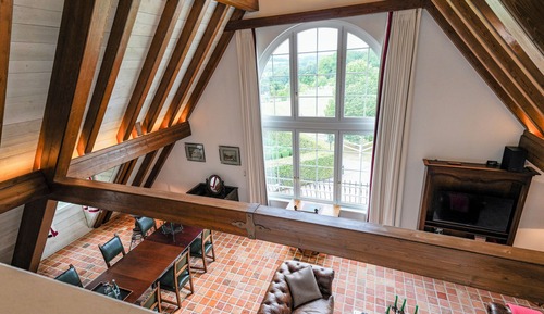 Luxury Duplex, Kitchen, Courtyard View