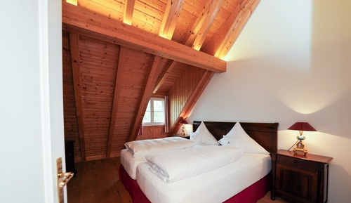 Deluxe Studio Suite, Kitchen, Courtyard View